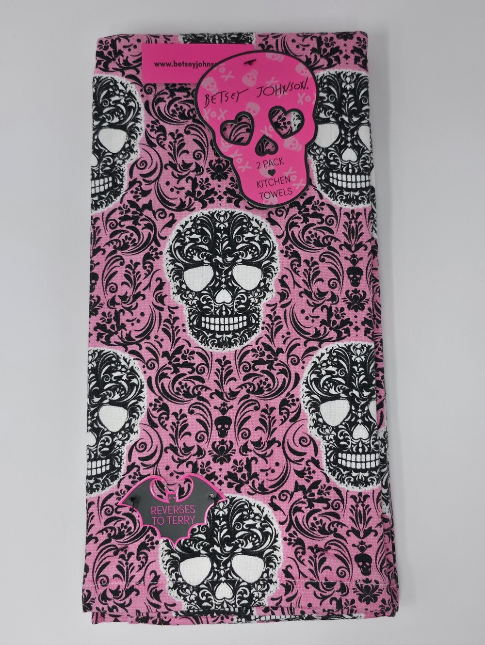 Betsey Johnson NWT Antique Skull Damask Kitchen Towels 100% Cotton